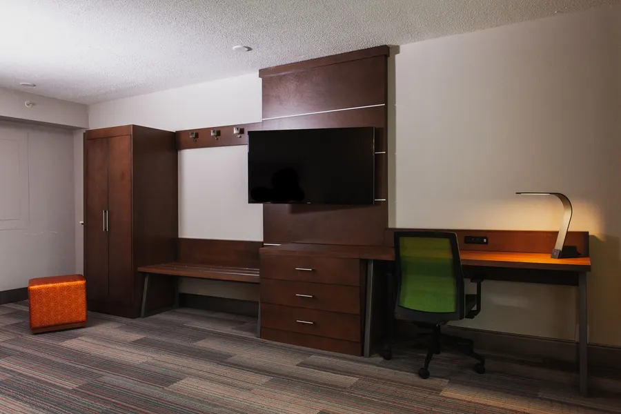 Holiday Inn Express & Suites Atlanta N-Perimeter Mall Area by IHG hotel detail image 2