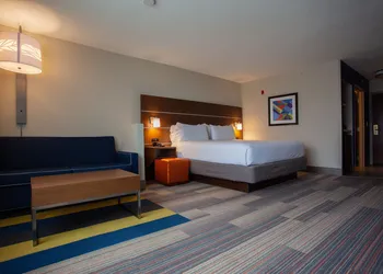 Holiday Inn Express & Suites Atlanta N-Perimeter Mall Area by IHG hotel thumbnail 4