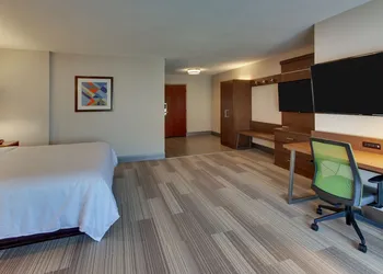 Holiday Inn Express & Suites Atlanta N-Perimeter Mall Area by IHG hotel thumbnail 8