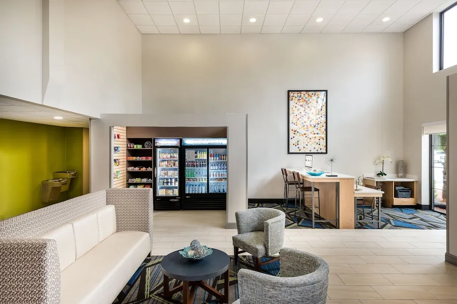 Holiday Inn Express & Suites Charlotte Arpt-Belmont by IHG hotel detail image 2