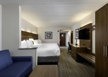 Holiday Inn Express & Suites Charlotte Arpt-Belmont by IHG hotel thumbnail 7