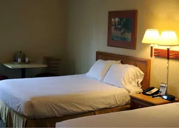 Pellston Lodge hotel thumbnail 6