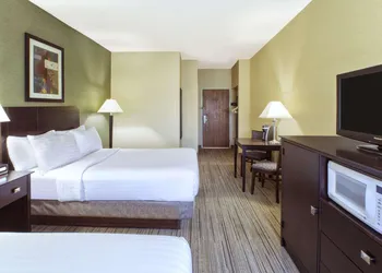 Country Inn & Suites by Radisson, Benton Harbor-St. Joseph, MI hotel thumbnail 3