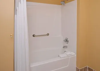 Country Inn & Suites by Radisson, Benton Harbor-St. Joseph, MI hotel thumbnail 6