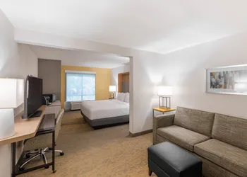 Holiday Inn Hotel & Suites Orange Park by IHG hotel thumbnail 2