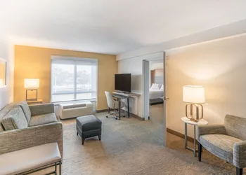 Holiday Inn Hotel & Suites Orange Park by IHG hotel thumbnail 7