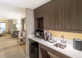 Holiday Inn Hotel & Suites Orange Park by IHG hotel thumbnail 8