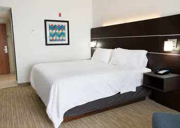Holiday Inn Express & Suites Dayton-Huber Heights by IHG hotel thumbnail 3