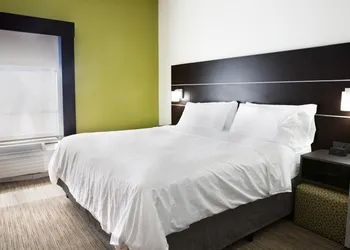 Holiday Inn Express & Suites Dayton-Huber Heights by IHG hotel thumbnail 4