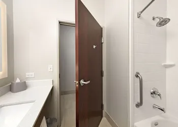 Holiday Inn Express Hotel & Suites Conroe I-45 North by IHG hotel thumbnail 8