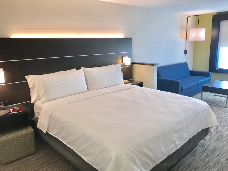Holiday Inn Express Hotel & Suites Tracy by IHG hotel detail image 2