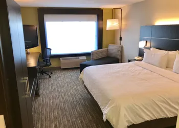 Holiday Inn Express Hotel & Suites Tracy by IHG hotel thumbnail 4