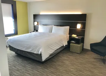 Holiday Inn Express Hotel & Suites Tracy by IHG hotel thumbnail 5