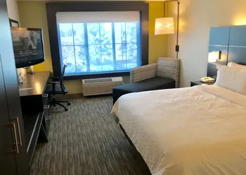 Holiday Inn Express Hotel & Suites Tracy by IHG hotel thumbnail 7