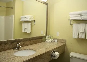 Holiday Inn Express Winfield by IHG hotel thumbnail 8