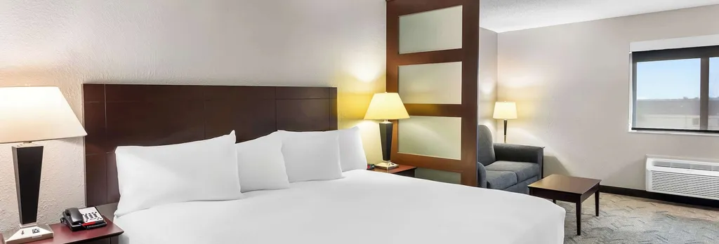 Hotel photo 1 of 36