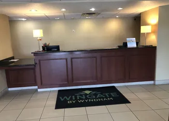 Wingate by Wyndham Ashland hotel thumbnail 2