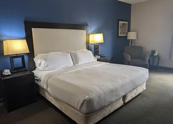 Wingate by Wyndham Ashland hotel thumbnail 4