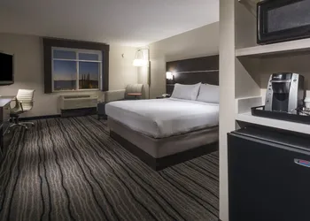 Holiday Inn Express Hotel & Suites Livermore by IHG hotel thumbnail 5