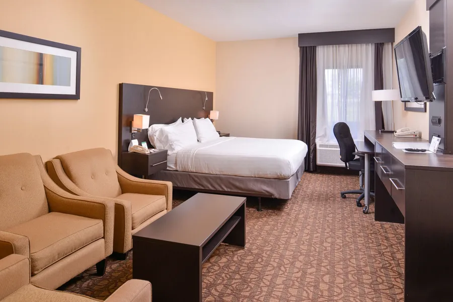 Holiday Inn Express & Suites Topeka West I-70 Wanamaker by IHG hotel detail image 2