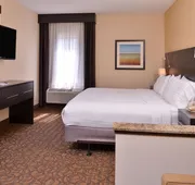 Holiday Inn Express & Suites Topeka West I-70 Wanamaker by IHG hotel detail image 4