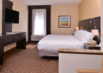 Holiday Inn Express & Suites Topeka West I-70 Wanamaker by IHG hotel thumbnail 4