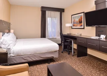 Holiday Inn Express & Suites Topeka West I-70 Wanamaker by IHG hotel thumbnail 6