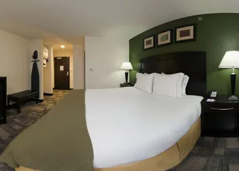 Holiday Inn Express & Suites Pekin (Peoria Area) by IHG hotel thumbnail 4