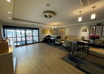 Comfort Inn & Suites Miami - Route 66 hotel thumbnail 6