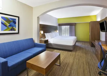 Holiday Inn Express & Suites Milford by IHG hotel thumbnail 3