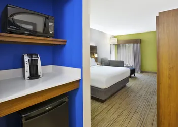 Holiday Inn Express & Suites Milford by IHG hotel thumbnail 5