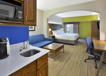 Holiday Inn Express & Suites Milford by IHG hotel thumbnail 7