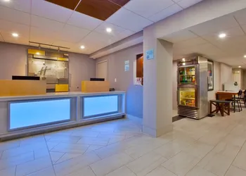 Holiday Inn Express Fairfax - Arlington Boulevard by IHG hotel thumbnail 2