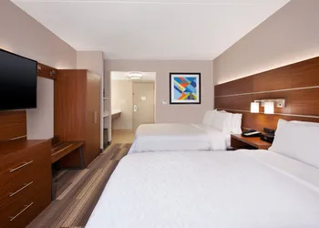 Holiday Inn Express Fairfax - Arlington Boulevard by IHG hotel thumbnail 7