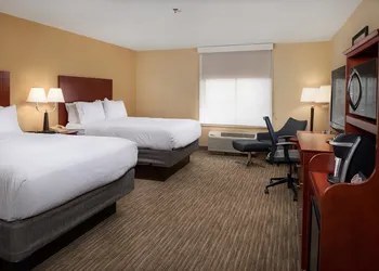 Holiday Inn Express & Suites Oxford by IHG hotel thumbnail 3
