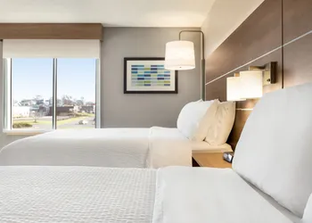 Holiday Inn Express & Suites Oxford by IHG hotel thumbnail 5