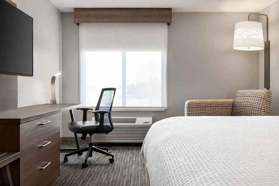 Holiday Inn Express & Suites Oxford by IHG hotel detail image 6
