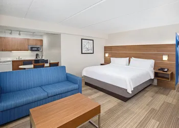 Holiday Inn Express Hotel and Suites Kings Mountain by IHG hotel thumbnail 7