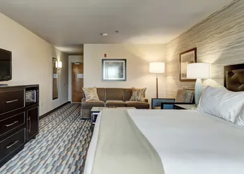 Holiday Inn Express Hotel & Suites Warwick-Providence (Arpt) by IHG hotel thumbnail 7