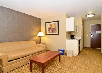 Holiday Inn Express Hotel & Suites Fort Atkinson by IHG hotel thumbnail 7