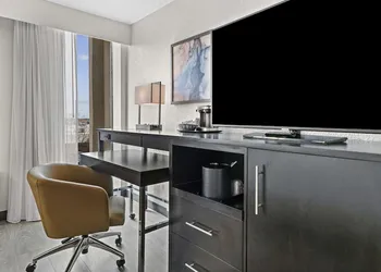 DoubleTree by Hilton Raleigh Midtown, NC hotel thumbnail 7