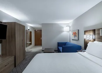 Holiday Inn Express & Suites Vadnais Heights by IHG hotel thumbnail 6