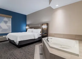 Holiday Inn Express & Suites Vadnais Heights by IHG hotel thumbnail 7