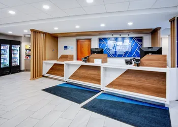 Holiday Inn Express Hotel & Suites Belleville by IHG hotel thumbnail 2