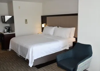 Holiday Inn Express Evanston by IHG hotel thumbnail 2
