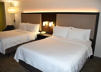 Holiday Inn Express Evanston by IHG hotel thumbnail 3