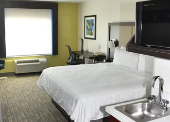 Holiday Inn Express Evanston by IHG hotel thumbnail 6