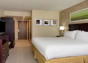 Holiday Inn Express Wilkesboro by IHG hotel thumbnail 7