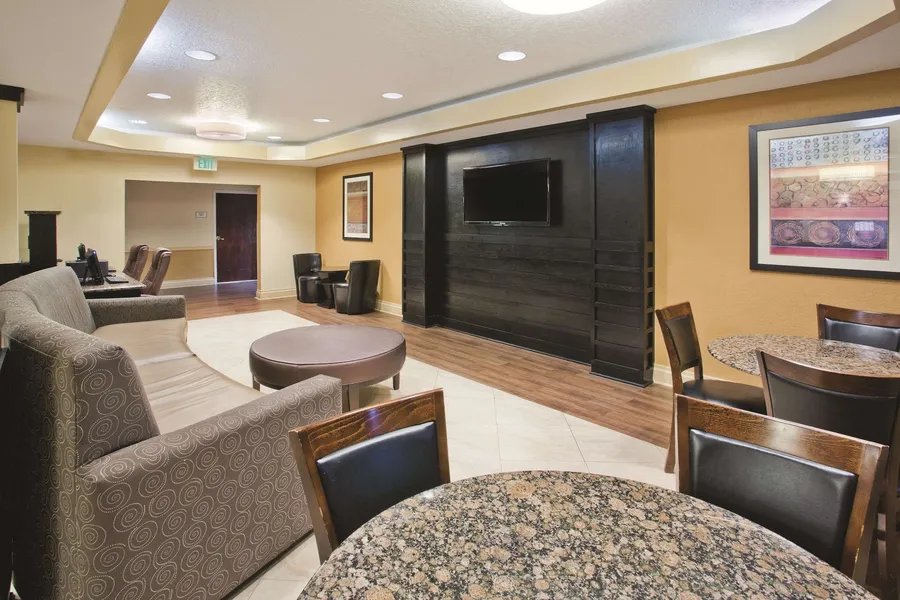 La Quinta Inn & Suites by Wyndham Hot Springs hotel detail image 2