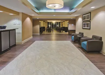 La Quinta Inn & Suites by Wyndham Hot Springs hotel thumbnail 3